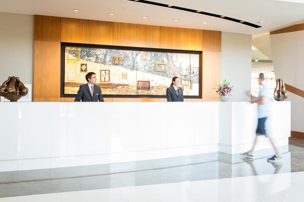 Epic Sana Lisboa Hotel Екстер'єр фото The lobby of the Four Seasons Hotel