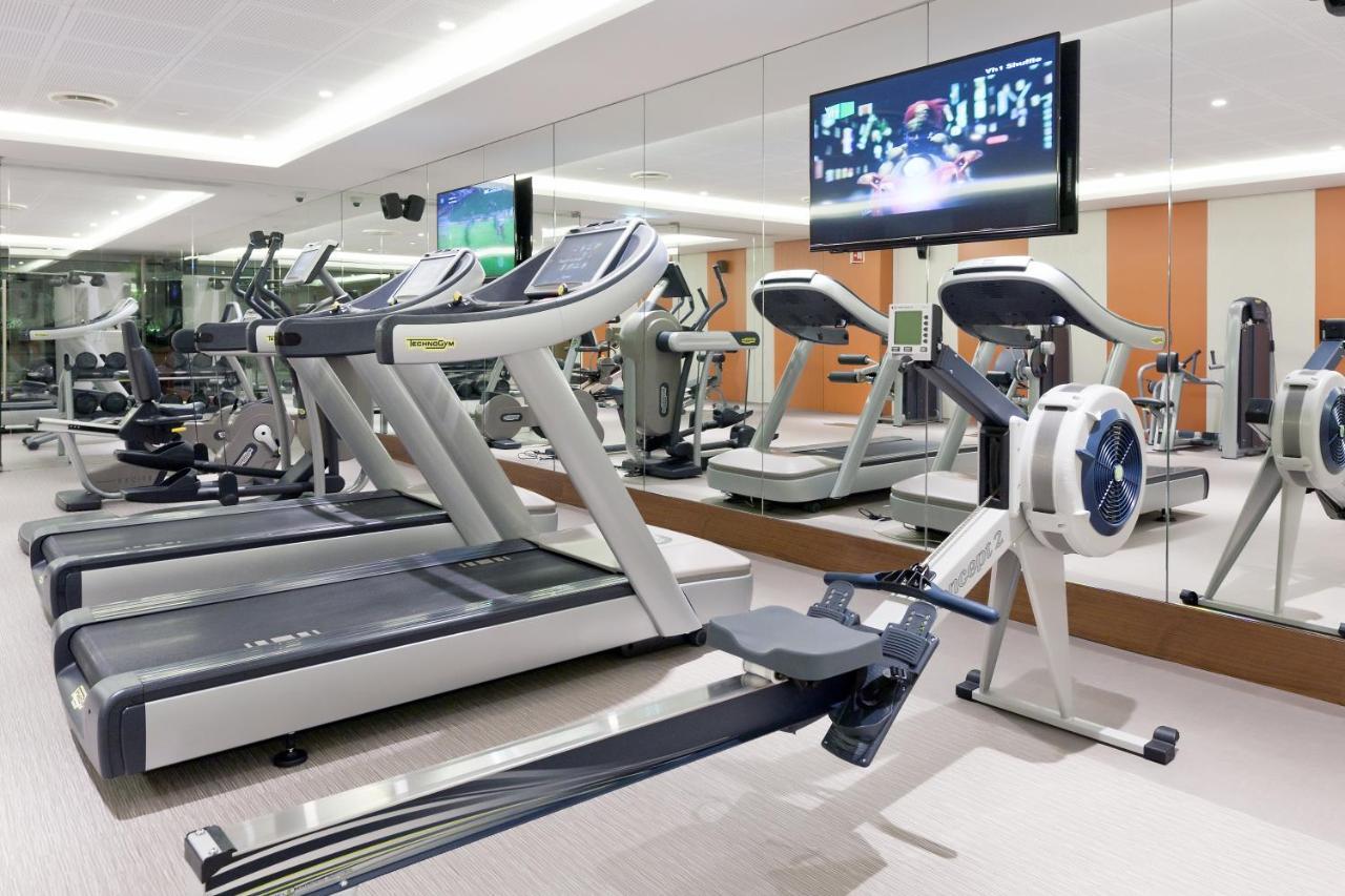 Epic Sana Lisboa Hotel Екстер'єр фото A gym at a hotel