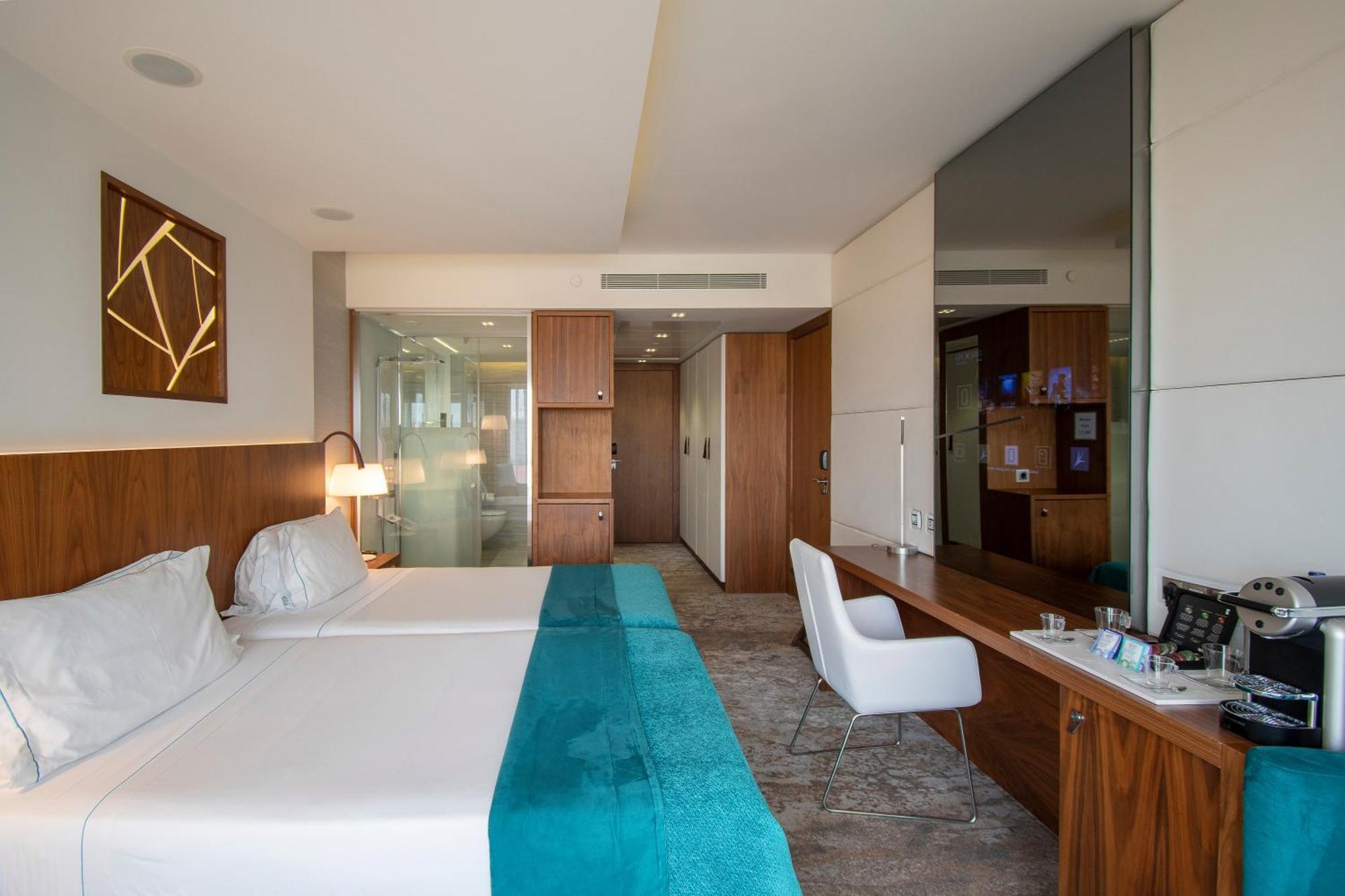 Epic Sana Lisboa Hotel Номер фото A room at the hotel