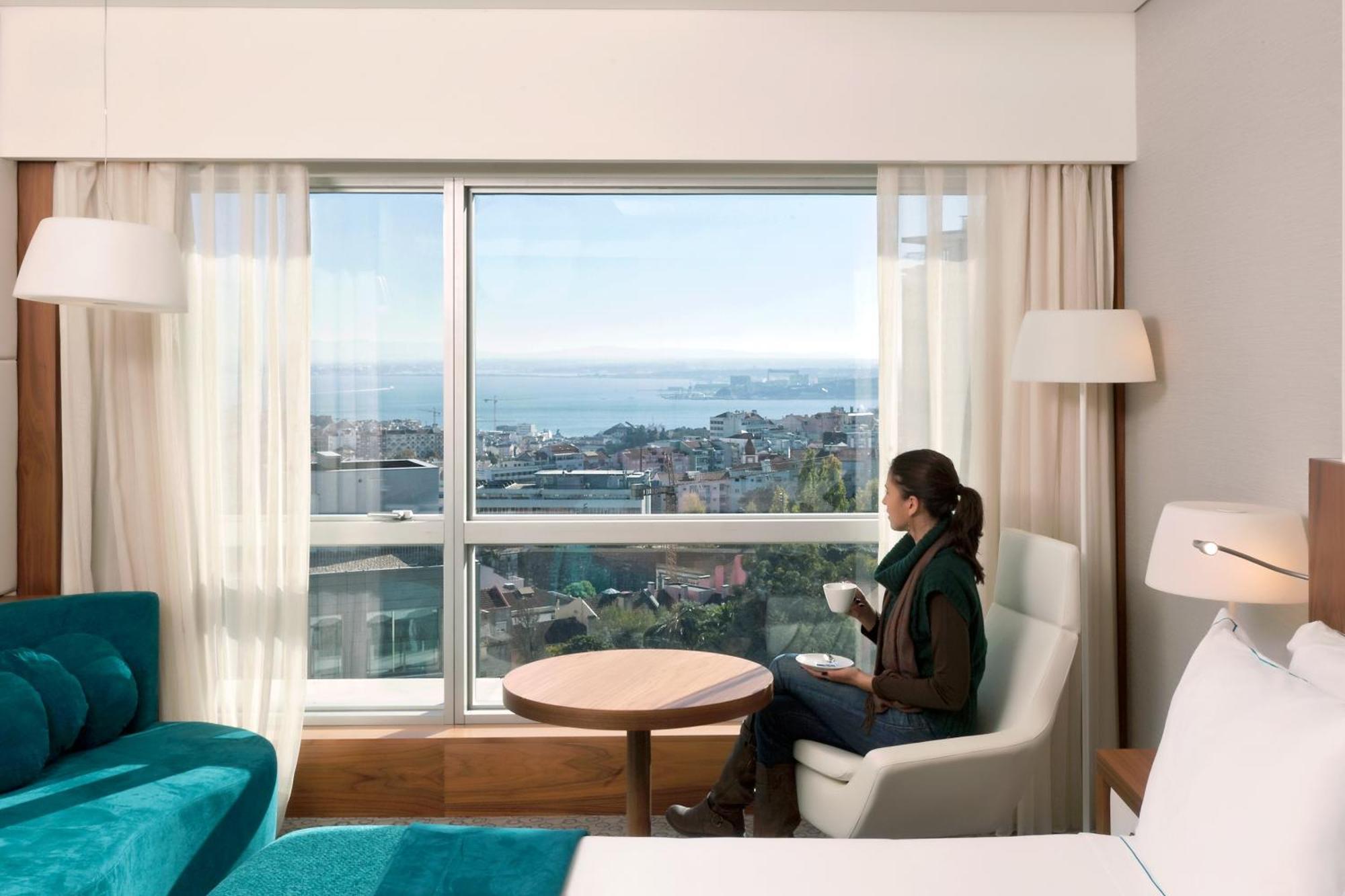 Epic Sana Lisboa Hotel Номер фото A guest room at the hotel